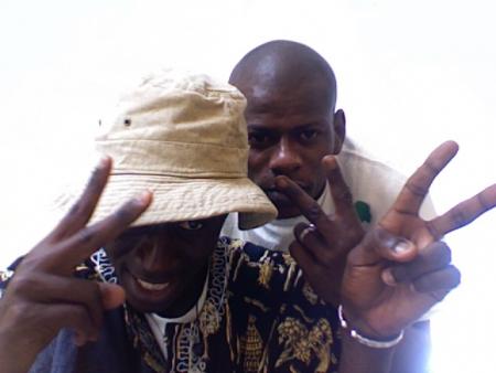 2guntaan- diss n ouzer