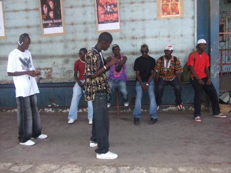 2B�dax� crew is ....